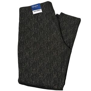 NWT- Old Navy High Rise Skinny Ankle Pant Large
